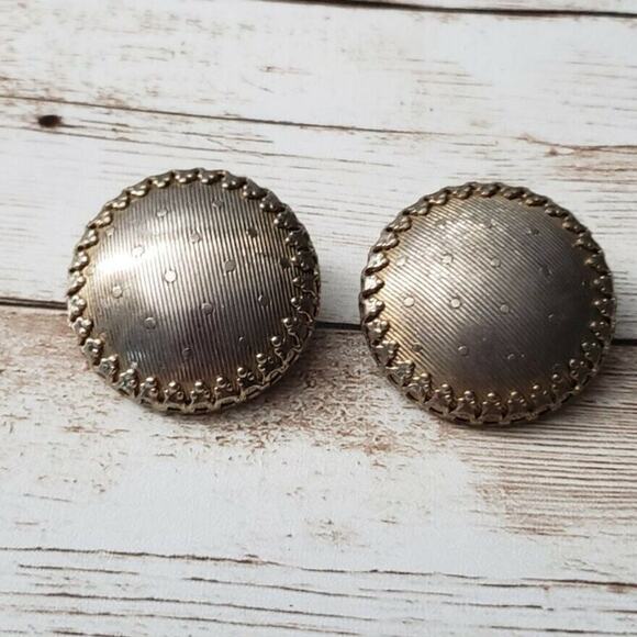 Vintage Clip On Earrings Circle with Halo Spotted with Line Design - Picture 1 of 4